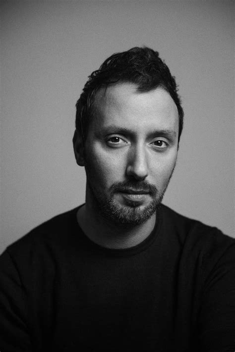 Anthony Vaccarello 顛覆傳統性別穿著規則，定義新時代的YSL男 